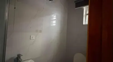 5 bedroom fully detached duplex two bq and solar panels for rent