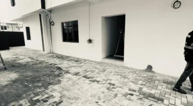 3 bedroom flat apartment  Available for Rent 