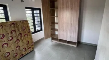 2 bedroom flat available for rent  Upstairs