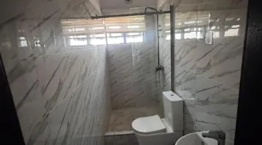 2 bedroom flat available for rent  Upstairs