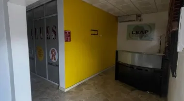 SELF SERVICED 3 BEDROOM UPPER FLOOR