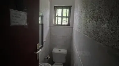 SELF SERVICED 3 BEDROOM UPPER FLOOR
