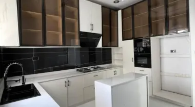 CONTEMPORARY 5BEDROOM FULLY DETACHED DUPLEX FOR SALE.