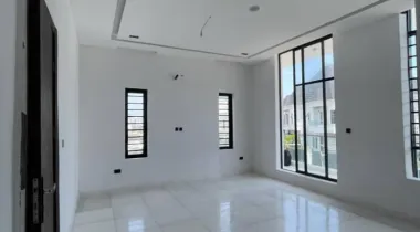 CONTEMPORARY 5BEDROOM FULLY DETACHED DUPLEX FOR SALE.