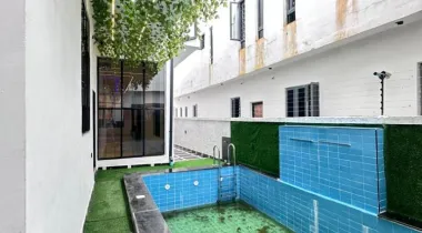 5 BEDROOM DETACHED DUPLEX WITH A POOL &amp; BQ FOR SALE