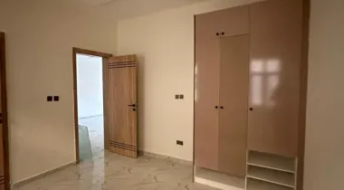 2Bedroom Terrace Duplex With a Bq  Location: Orchid