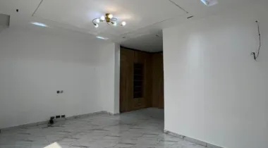 TO LET – LUXURY 4 BEDROOM SEMI-DETACHED DUPLEX WITH BQ