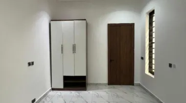 TO LET – LUXURY 4 BEDROOM SEMI-DETACHED DUPLEX WITH BQ