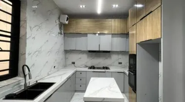 TO LET – LUXURY 4 BEDROOM SEMI-DETACHED DUPLEX WITH BQ