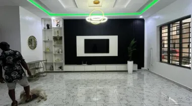 4 Bedroom terrace duplex  Location: VGC