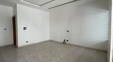 flatMini  available for rent with fully fitted  kitchen