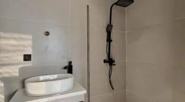 2/3 bedroom apartment