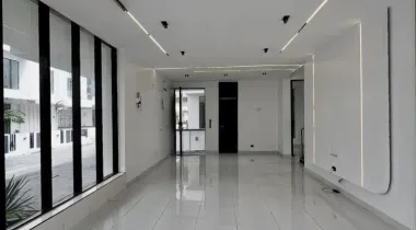 5 Bedroom Fully Detached Duplex