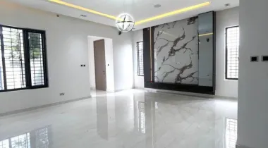 Sales Alert* 5bedroom fully detached with bq ,ante room, study room, dry kitchen , wet kitchen,cinema, swimming pool  Location: freedom way, lekki Phase 1, Lagos