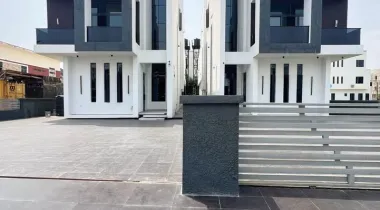 4 Bedroom fully detached Duplex