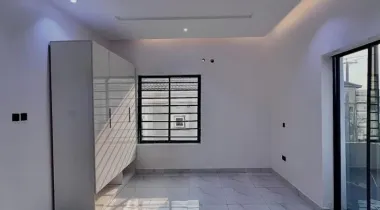 Fully Serviced 2/3 Bedroom Apartment With Elevator at Lekki Phase 1