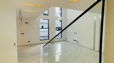 LUXURY 5BEDROOM FULLY DETACHED DUPLEX FOR SALE.