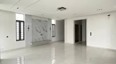 Luxurious 5 Bedroom Fully Detached Duplex with study/gym room, indoor pool, bq, Ante room, parking space for about 4 cars