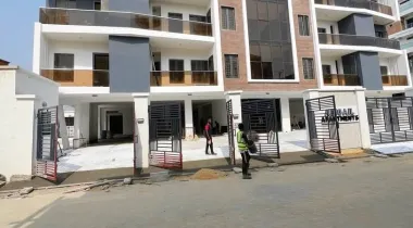 FULLY SERVICED 4 BEDROOM APARTMENT WITH BQ