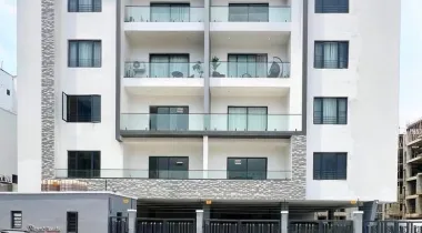 LEKKI PHASE 1 | 2 BED + BQ | N290M📌 FULLY SERVICED 2 BEDROOM APARTMENT PLUS BQ WITH ELEVATOR, SWIMMING POOL, GYM , FULLY FITTED KITCHEN &amp; FITTED BQ FOR SALE