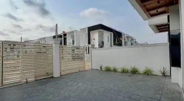 4 BEDROOM SEMI DETACHED HOME LOCATED AT CHEVRON LEKKI LAGOS FOR SALE