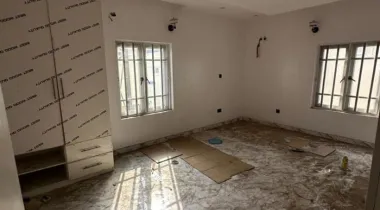 4 bedroom Full detached house with bq