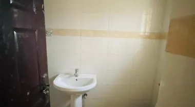 3 bedroom flat  Upstairs