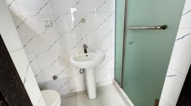 *2 BEDROOM FLAT FOR RENT