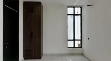 BEDROOM FULLY DETACHED DUPLEX FOR SALE