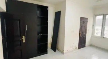 3 bedroom flat  Upstairs