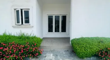 𝐖𝐄𝐋𝐋 𝐌𝐀𝐈𝐍𝐓𝐀𝐈𝐍𝐄𝐃 3 𝐁𝐄𝐃𝐑𝐎𝐎𝐌 𝐓𝐄𝐑𝐑𝐀𝐂𝐄 𝐃𝐔𝐏𝐋𝐄𝐗 𝐔𝐏