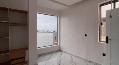 SERVICED WATER FRONT 2 BEDROOM APARTMENT WITH ELEVATOR, LOUNGE AND SWIMMING POOL FOR RENT