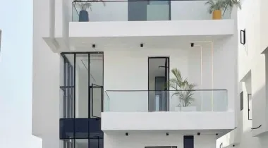 5 BEDROOM FULLY DETACHED HOME WITH BQ FOR SALE