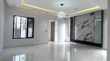 5 Bedroom Fully Detached Duplex