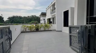 5 Bedroom Fully Detached Duplex