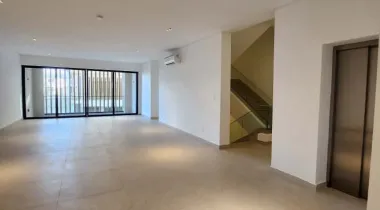 5BEDROOMs 2 Bqs  2 living Area  Anti room 