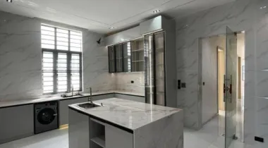 LUXURY 5BEDROOM FULLY DETACHED DUPLEX FOR SALE