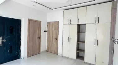 3 BEDROOM APARTMENT WITH ELEVATOR AND POOL AT LEKKI PHASE 1 LAGOS FOR SALE