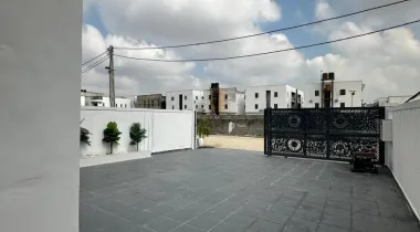 5 Bedroom Fully Detached Duplex