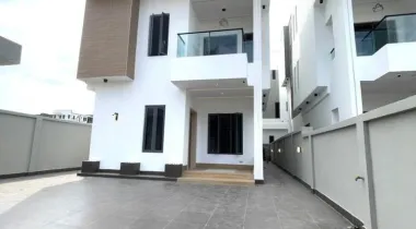 Sales Alert* 5bedroom fully detached with bq ,ante room, study room, dry kitchen , wet kitchen,cinema, swimming pool  Location: freedom way, lekki Phase 1, Lagos