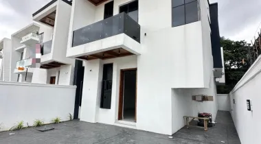 ELEGANT 4 BEDROOM SEMI DETACHED DUPLEX WITH BQ for sale!  Location:  chevron toll gate, Lekki Lagos