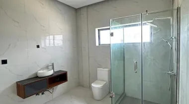 4 BEDROOM TERRACE DUPLEX WITH SWIMMING POOL AT IKATE LEKKI LAGOS FOR SALE