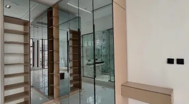 5 BEDROOM FULLY DETACHED DUPLEX