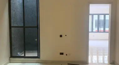 Fully service  4bedroom Terrace Duplex with fitted kitchen with amenities, large living room, swimming pool, gym, 24hrs of Electricity and security everyday and ample packing space  Location: ikate Lekki Lagos