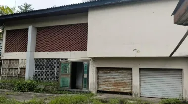 FOR  LONG LEASE.   Location:   Victoria Island  A 5 bedroom semi detached house with bq on sitting on 1200 SQM