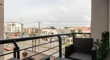 1 BEDROOM APARTMENT WIT CINEMA FOR SHORT-STAY