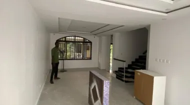 For lease  Self serviced 4-bedroom terrace duplex with BQ