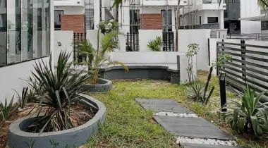 BEDROOM FULLY DETACHED DUPLEX FOR SALE