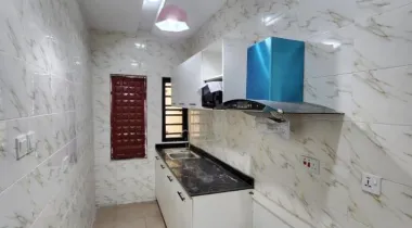 2 Bedroom apartment upstairs