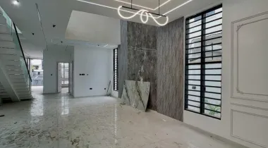 5 BEDROOM FULLY DETACHED DUPLEX